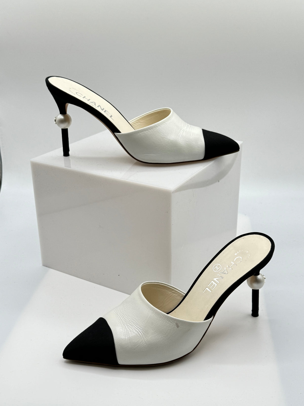 Chanel Cap-Toe Interlocking CC Logo Heel