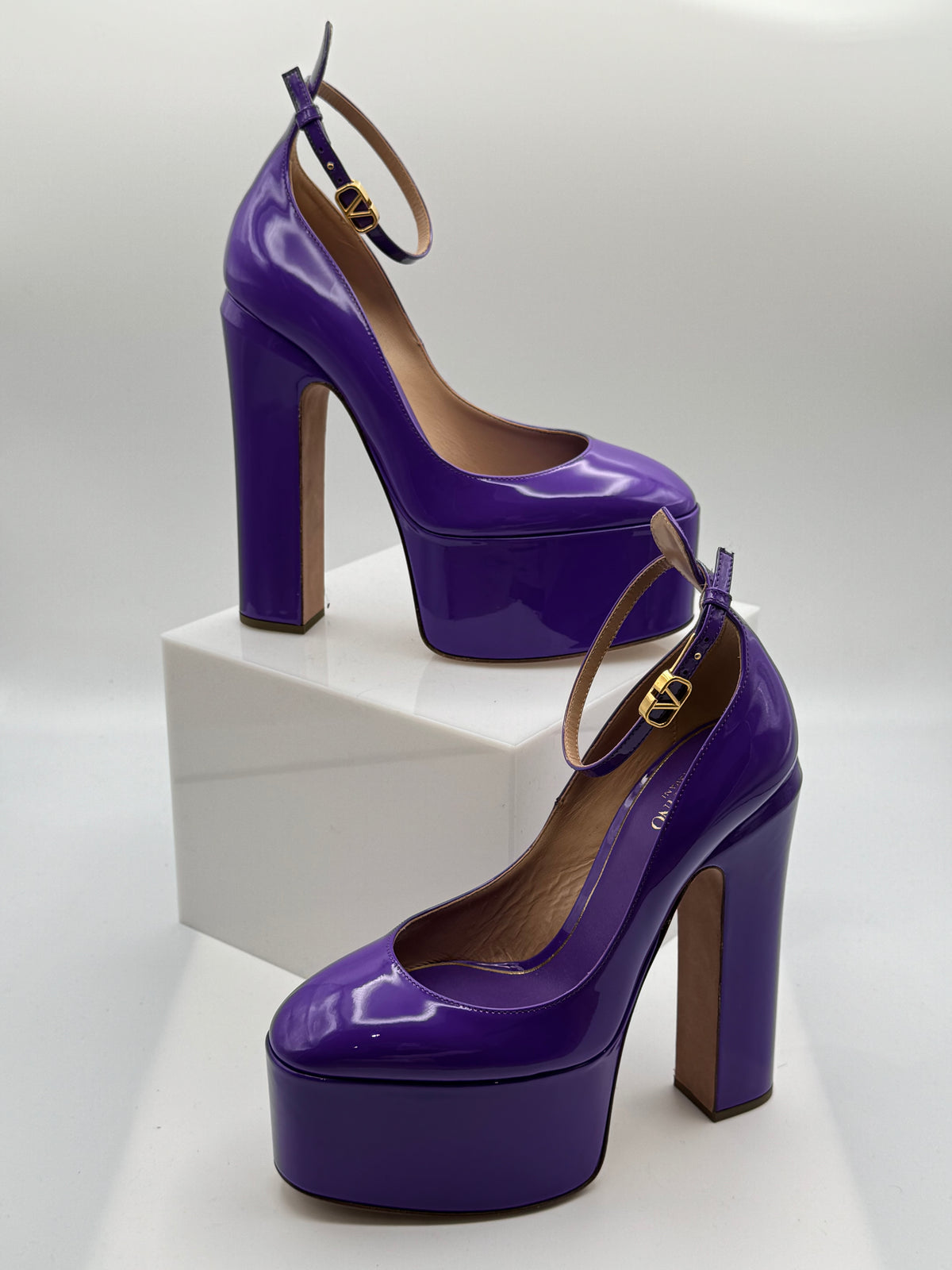 Valentino Tan Go 155MM Platform Pumps