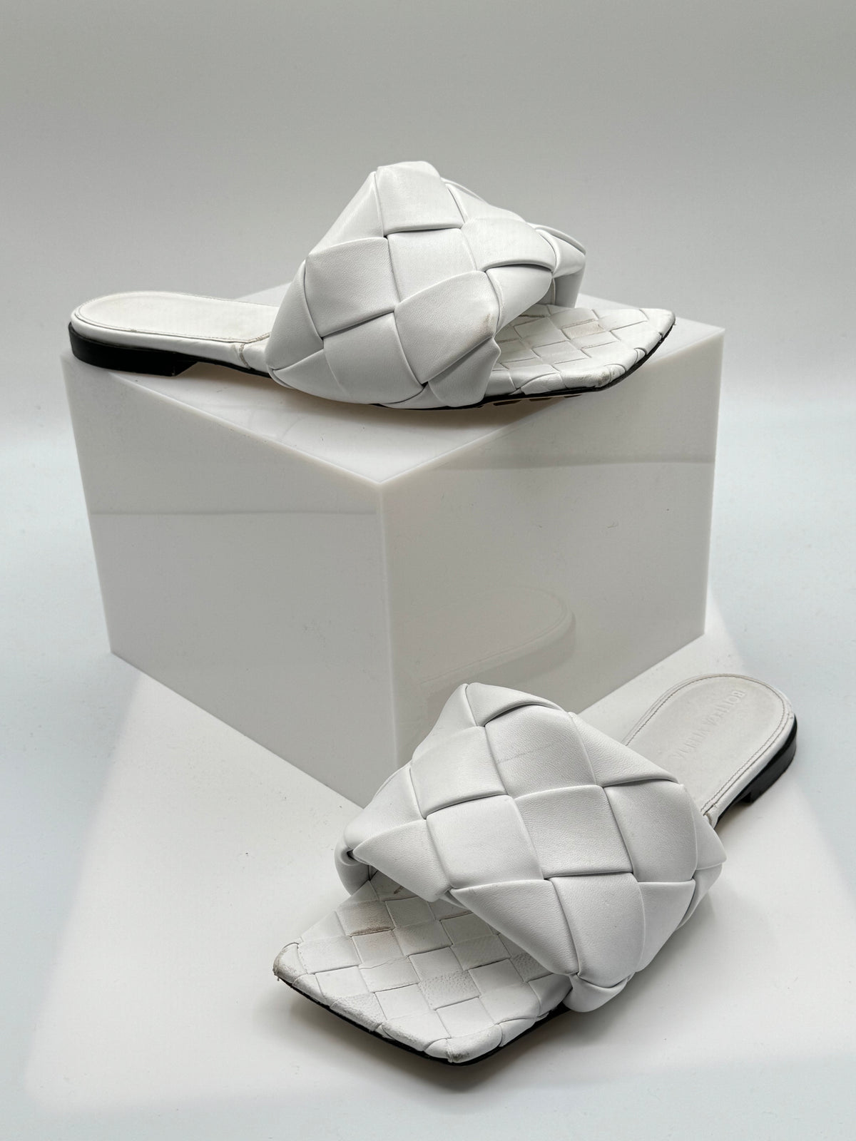 Bottega Veneta White Leather Lido Flat Slides