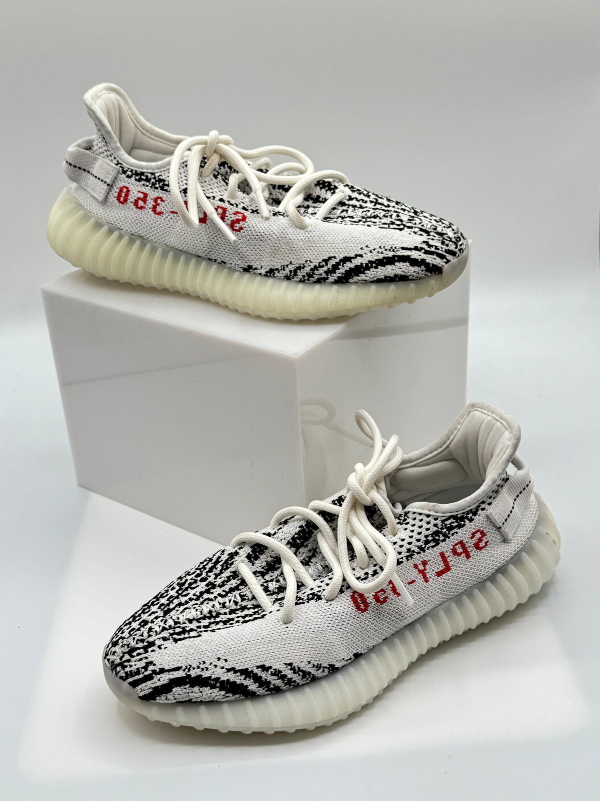 Yeezy Boost 350 V2 Zebra
